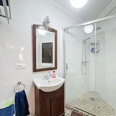 Picasso Studio 2 People Town