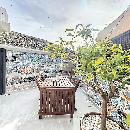 Picasso Studio 2 People Town Apartment