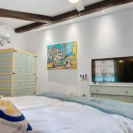 Picasso Studio 2 People Town